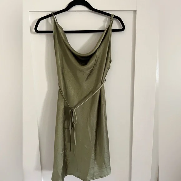 green dress motel rocks Iza Slip Dress in Satin Forest Green main image 0